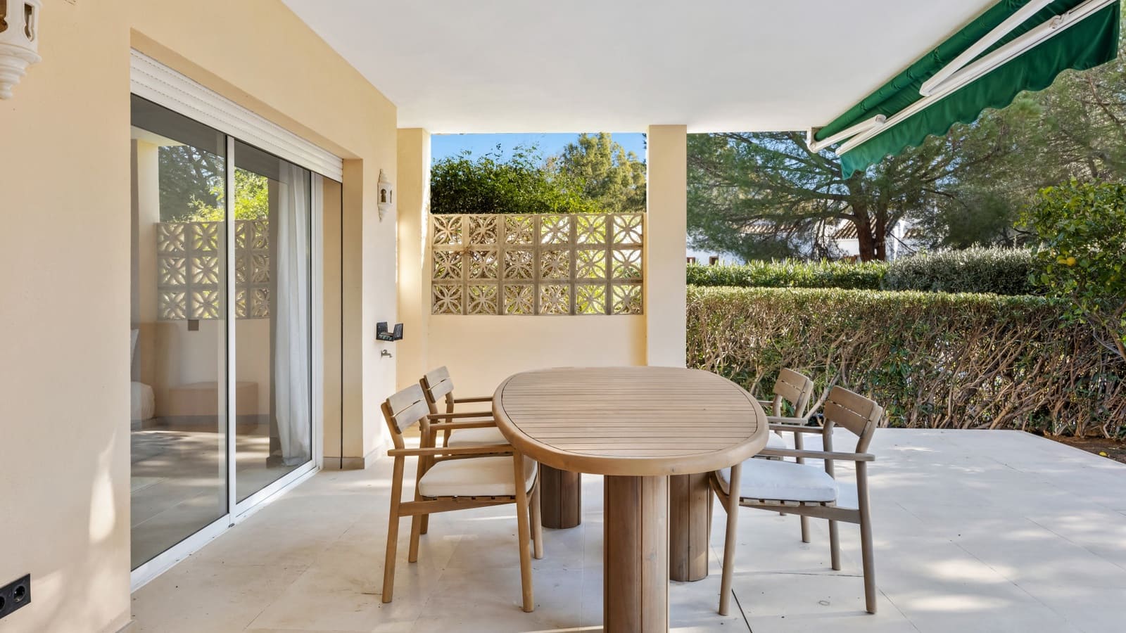 3 chambre Appartement à vendre à Nueva Andalucia avec piscine garage - 699 000 € (Ref: 9535516)