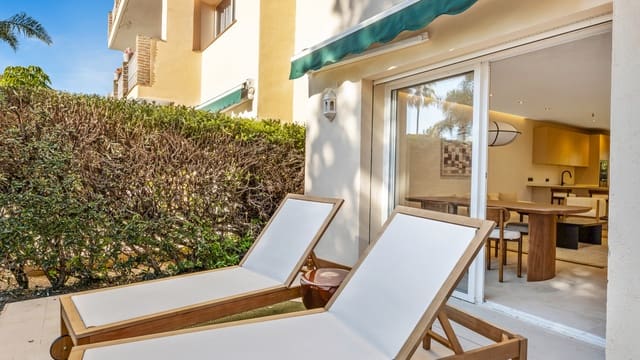 3 chambre Appartement à vendre à Nueva Andalucia, Marbella avec piscine garage - 699 000 € (Ref: 9535516)