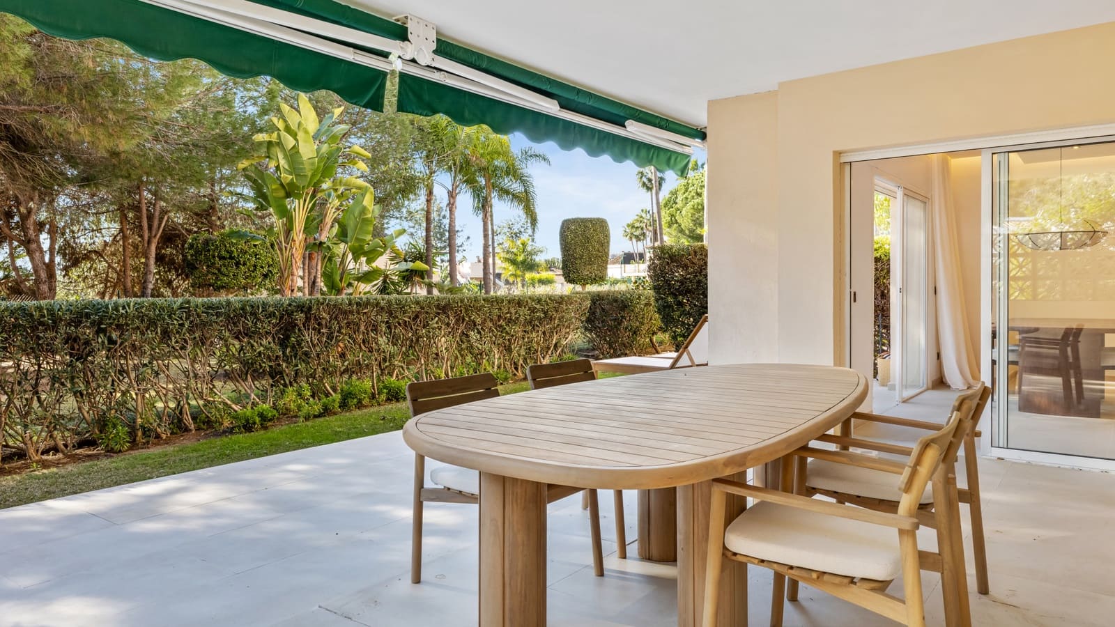 3 chambre Appartement à vendre à Nueva Andalucia avec piscine garage - 699 000 € (Ref: 9535516)