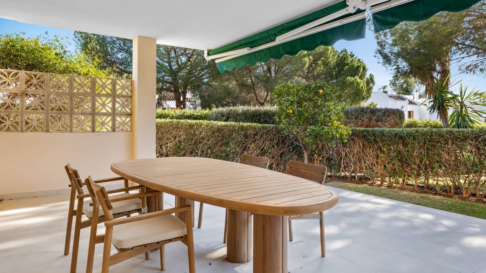 3 chambre Appartement à vendre à Nueva Andalucia avec piscine garage - 699 000 € (Ref: 9535516)