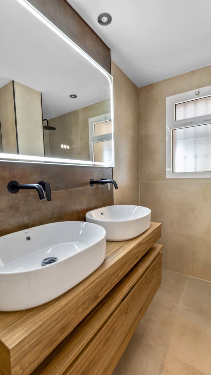 3 soverom Leilighet til salgs i Nueva Andalucia med svømmebasseng garasje - € 689 000 (Ref: 9535516)