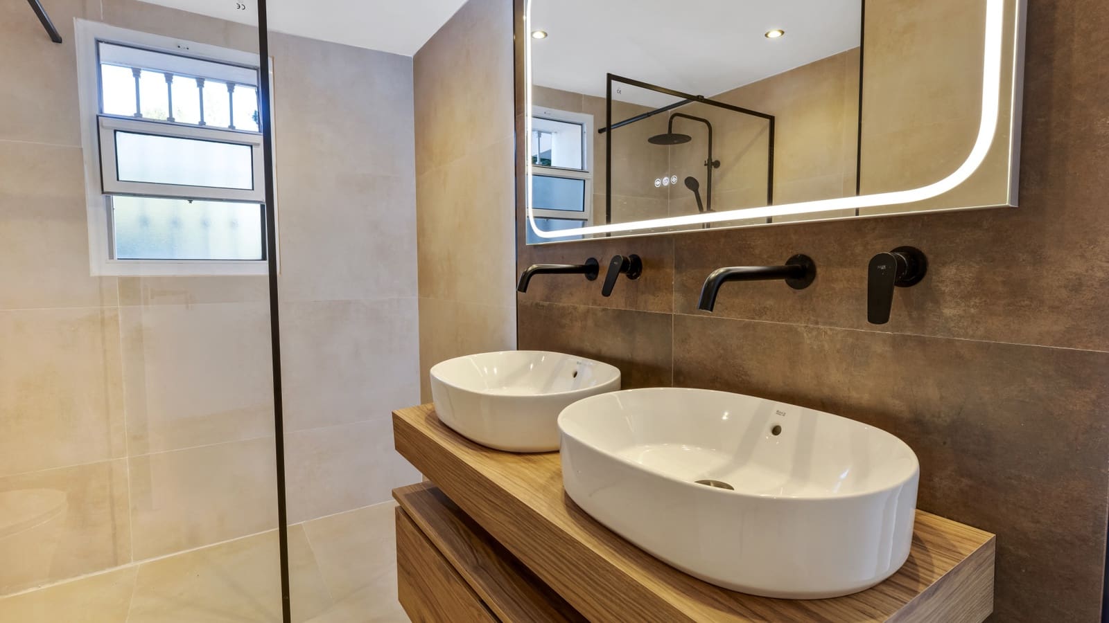 3 soverom Leilighet til salgs i Nueva Andalucia med svømmebasseng garasje - € 689 000 (Ref: 9535516)