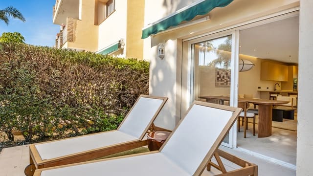 3 chambre Appartement à vendre à Nueva Andalucia, Marbella avec piscine garage - 689 000 € (Ref: 9535516)