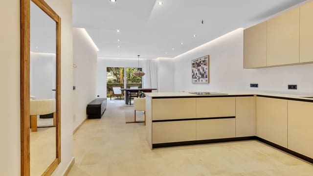 3 chambre Appartement à vendre à Nueva Andalucia, Marbella avec piscine garage - 689 000 € (Ref: 9535516)
