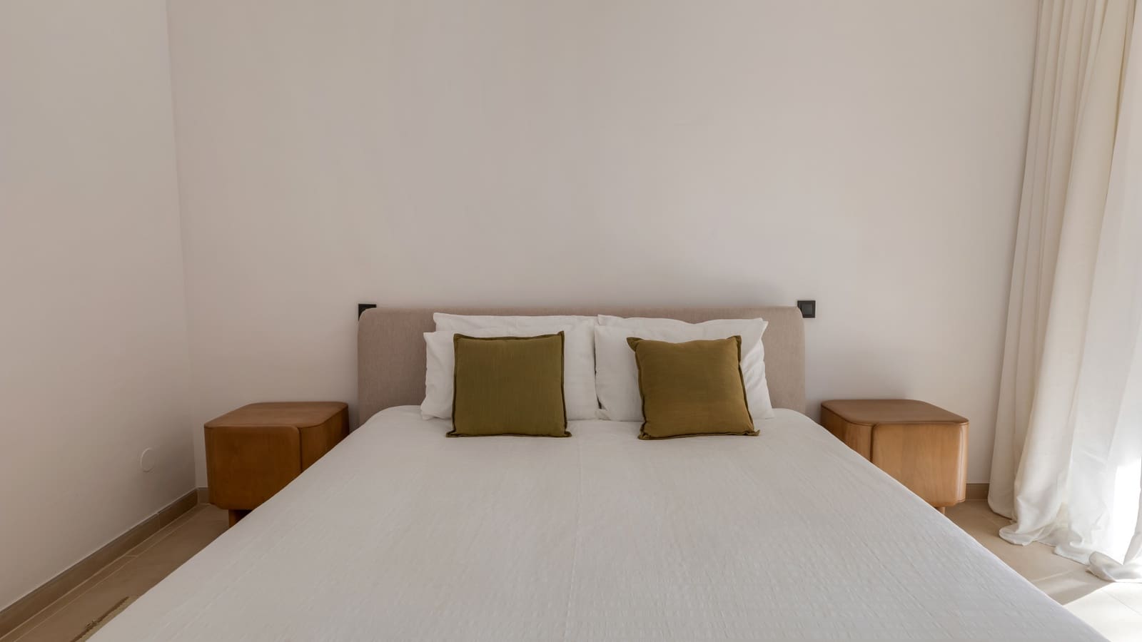 3 soverom Leilighet til salgs i Nueva Andalucia med svømmebasseng garasje - € 689 000 (Ref: 9535516)