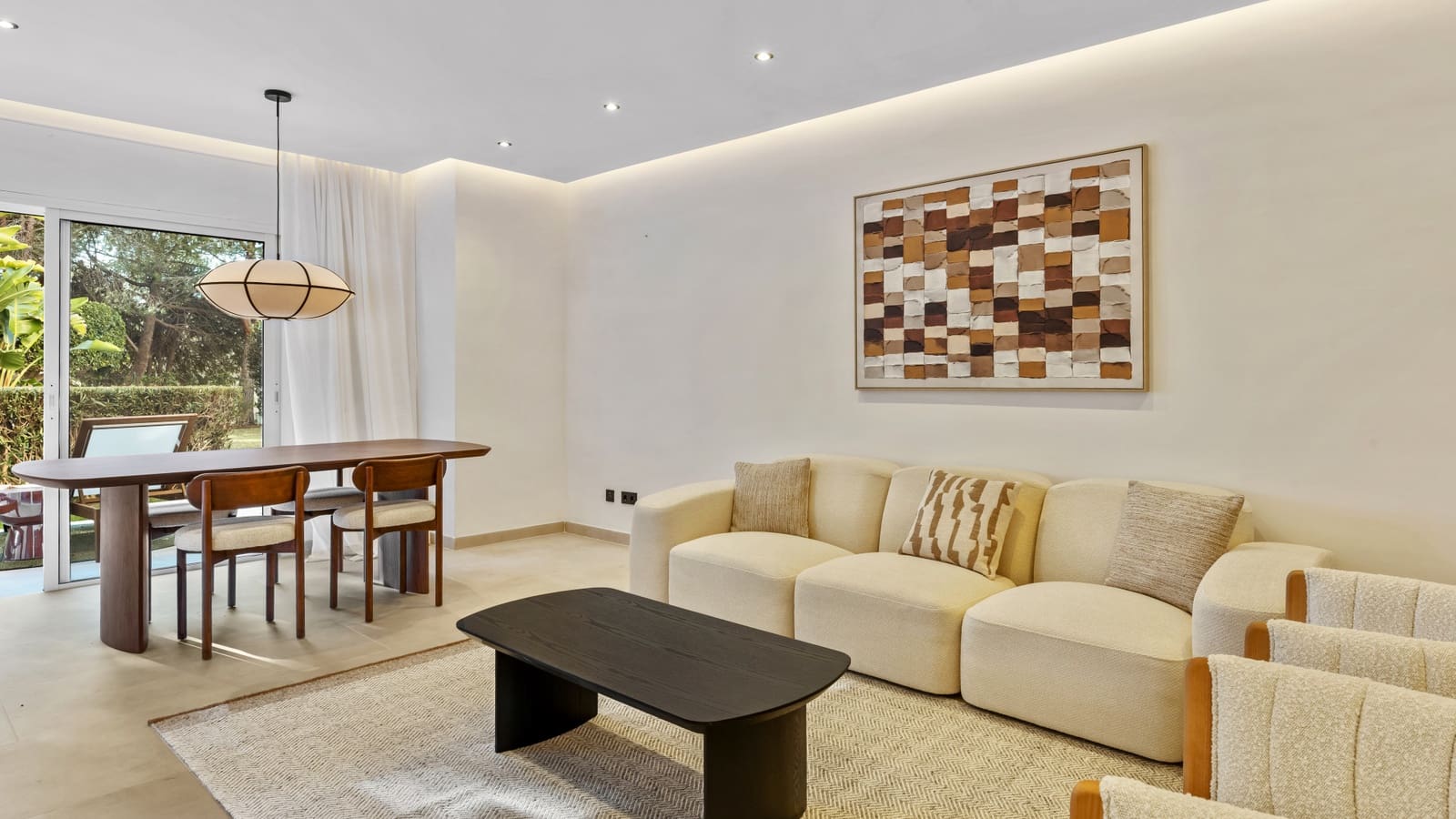 3 soverom Leilighet til salgs i Nueva Andalucia med svømmebasseng garasje - € 689 000 (Ref: 9535516)