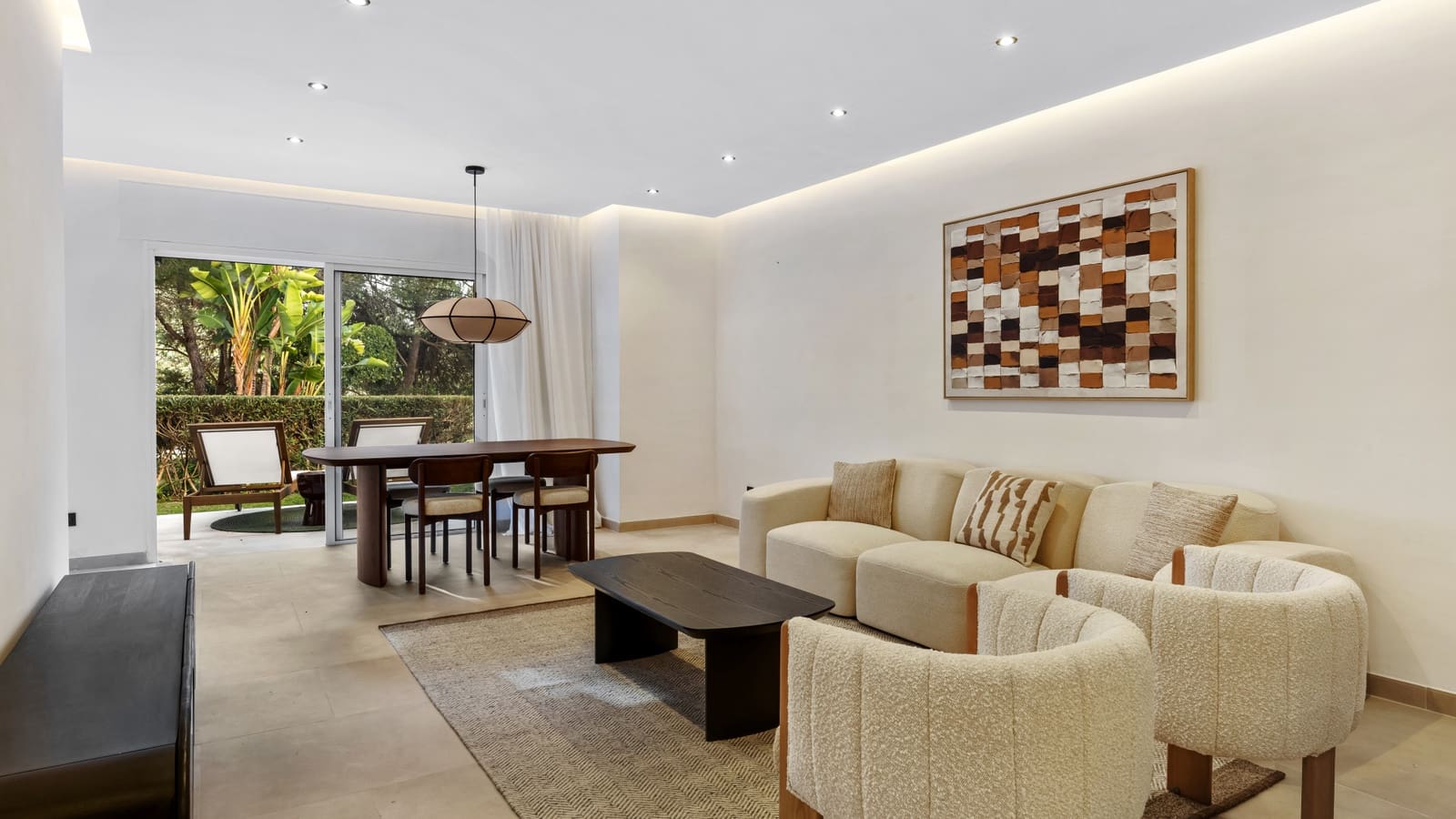 3 soverom Leilighet til salgs i Nueva Andalucia med svømmebasseng garasje - € 689 000 (Ref: 9535516)