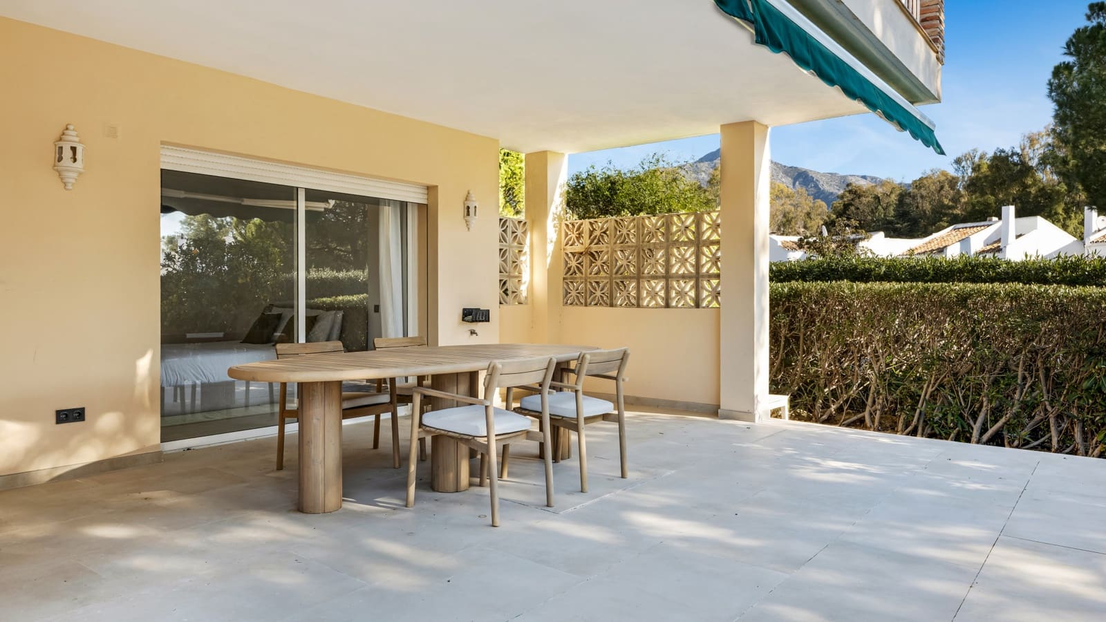3 soverom Leilighet til salgs i Nueva Andalucia med svømmebasseng garasje - € 689 000 (Ref: 9535516)