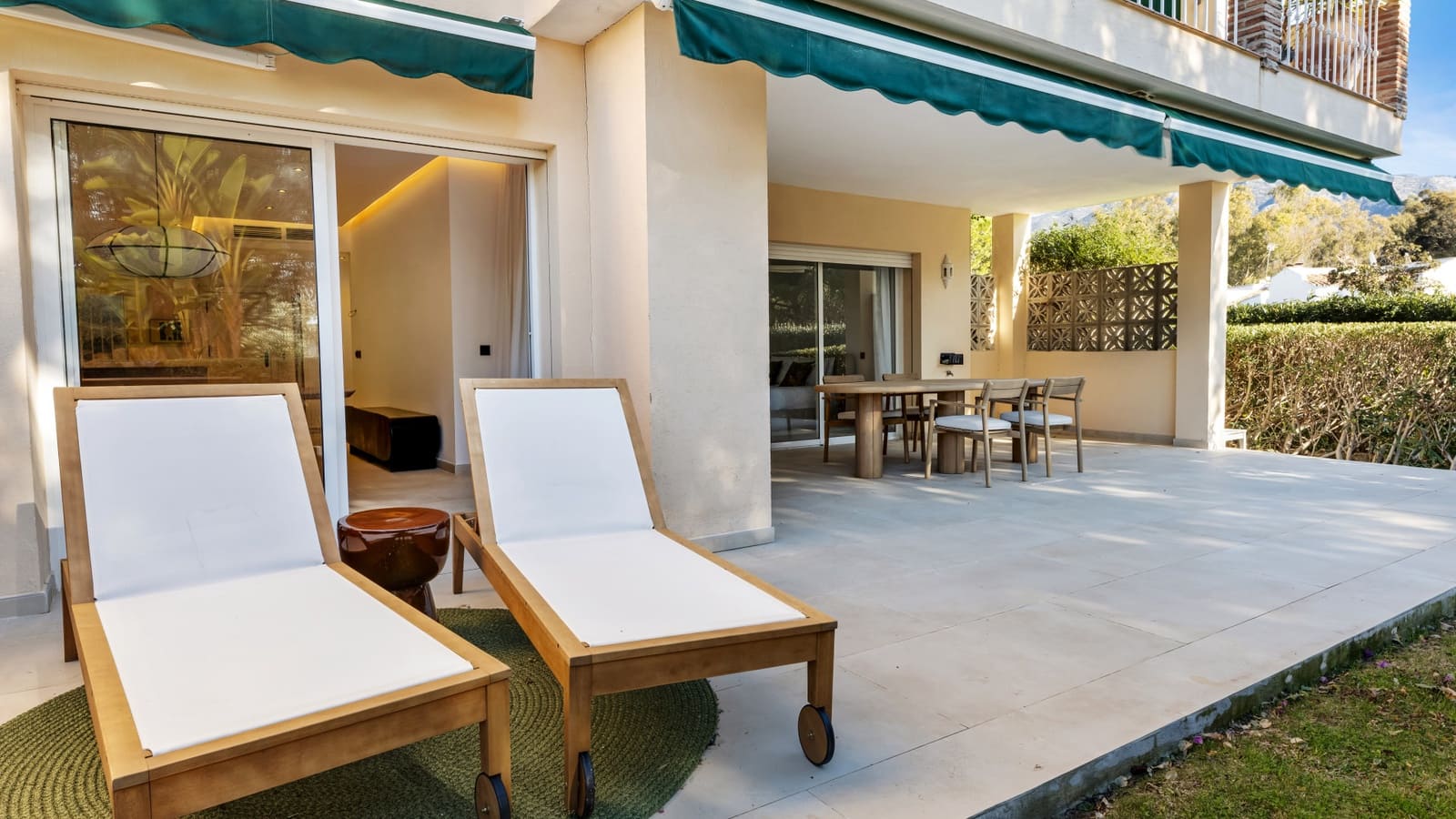 3 soverom Leilighet til salgs i Nueva Andalucia med svømmebasseng garasje - € 689 000 (Ref: 9535516)
