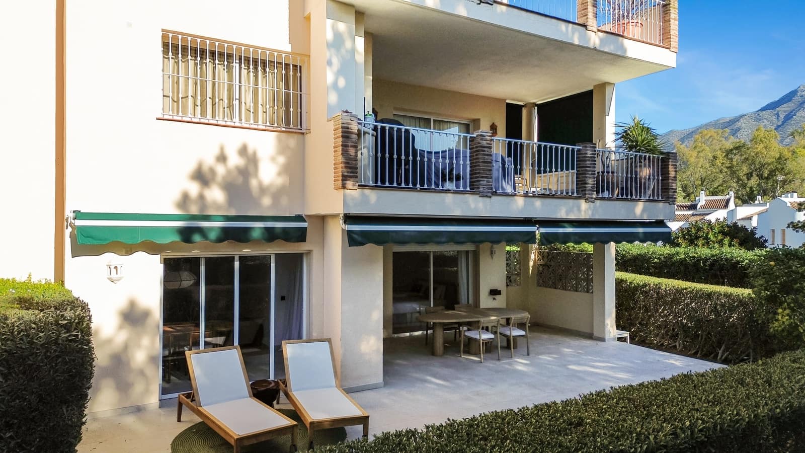 3 soverom Leilighet til salgs i Nueva Andalucia med svømmebasseng garasje - € 689 000 (Ref: 9535516)
