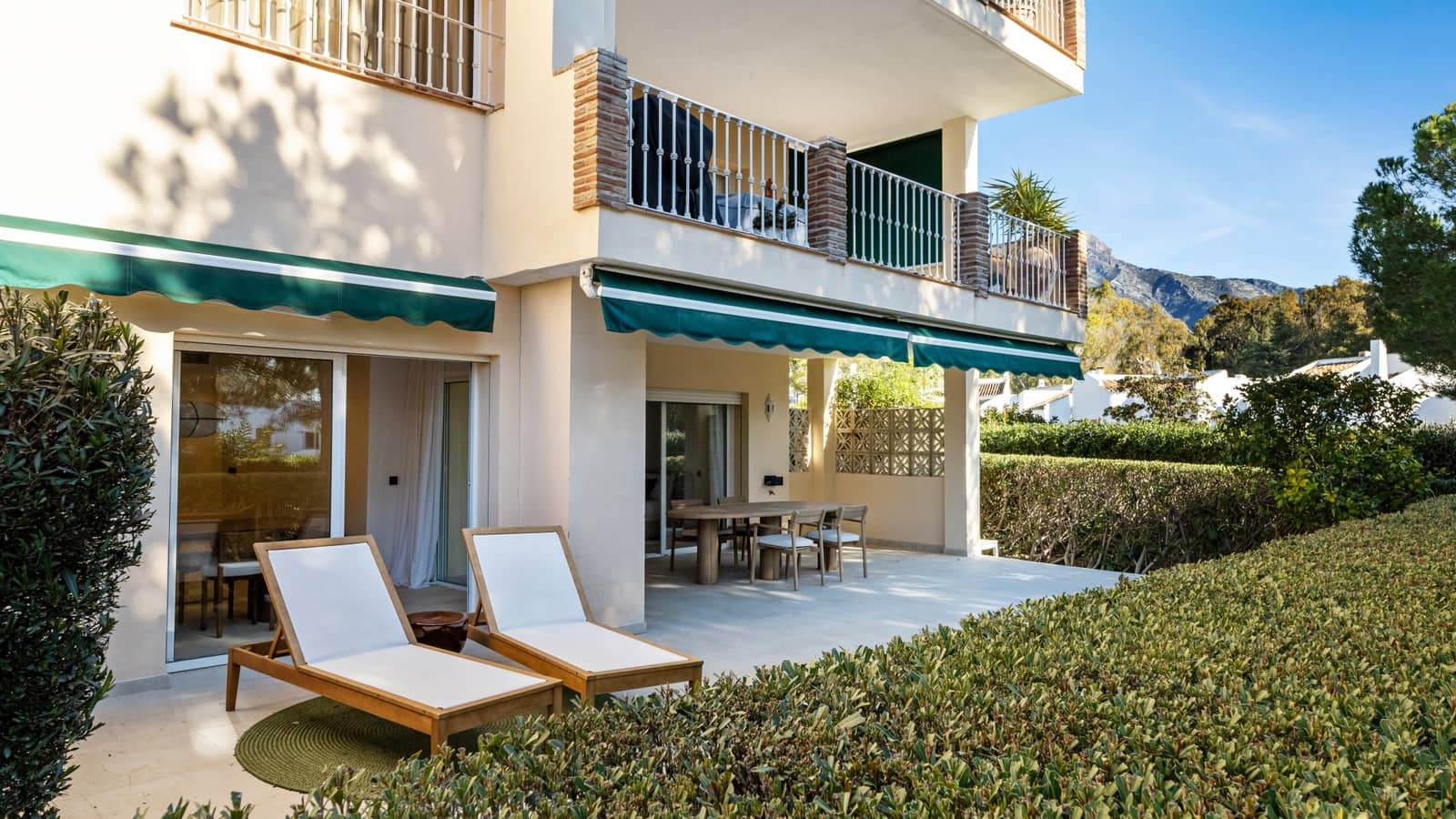 3 soverom Leilighet til salgs i Nueva Andalucia med svømmebasseng garasje - € 689 000 (Ref: 9535516)