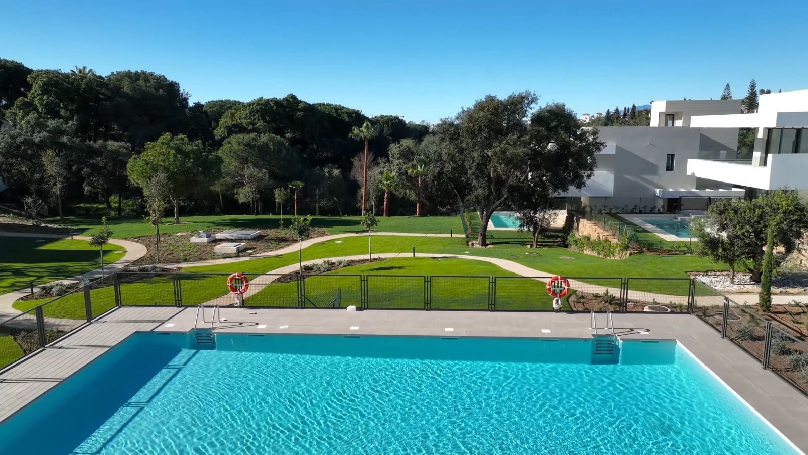 Casa de 3 habitaciones en Marbella en venta con piscina garaje - 1.700.000 € (Ref: 9547603)