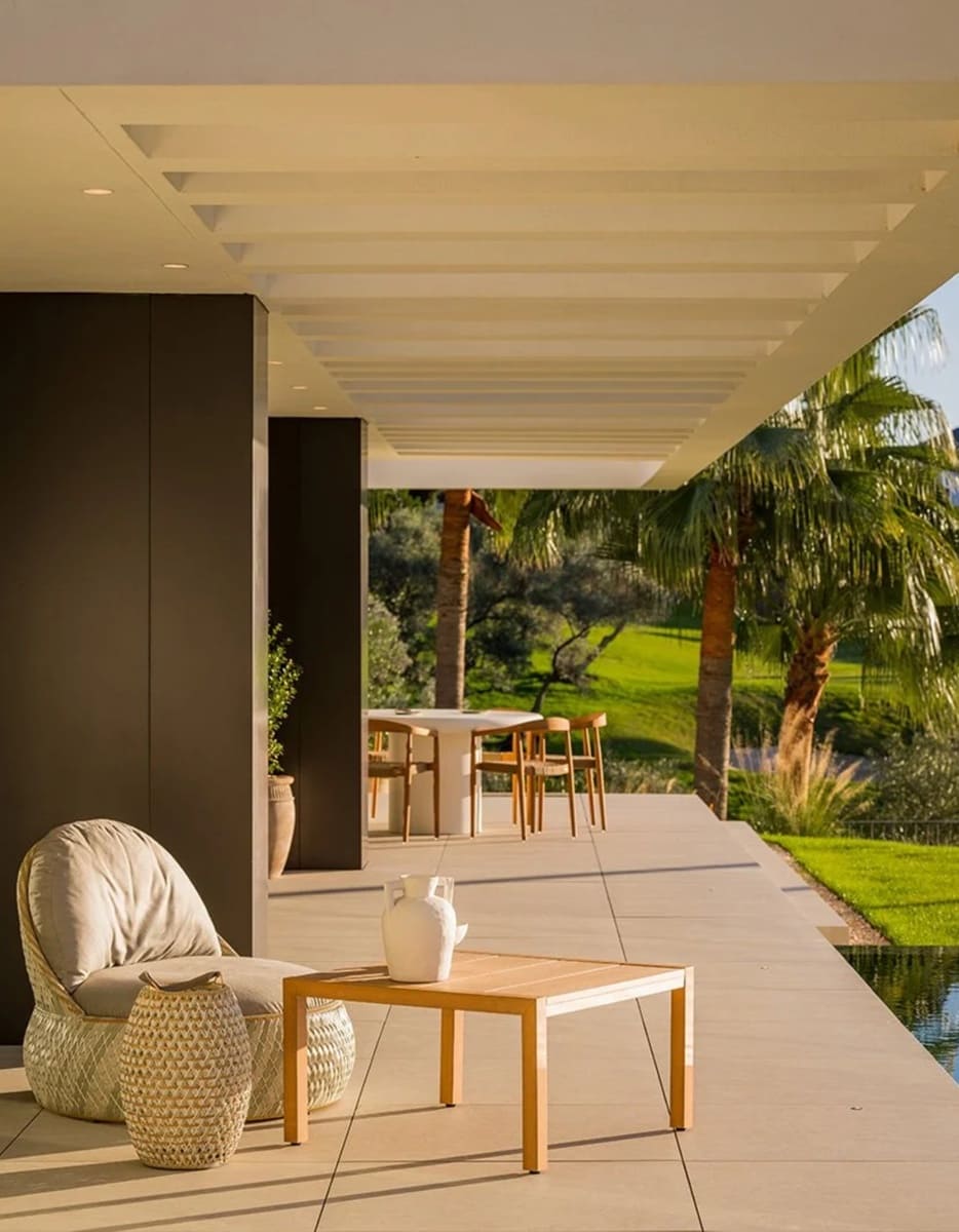 5 slaapkamer Villa te koop in Nueva Andalucia met zwembad garage - € 5.975.000 (Ref: 9647709)