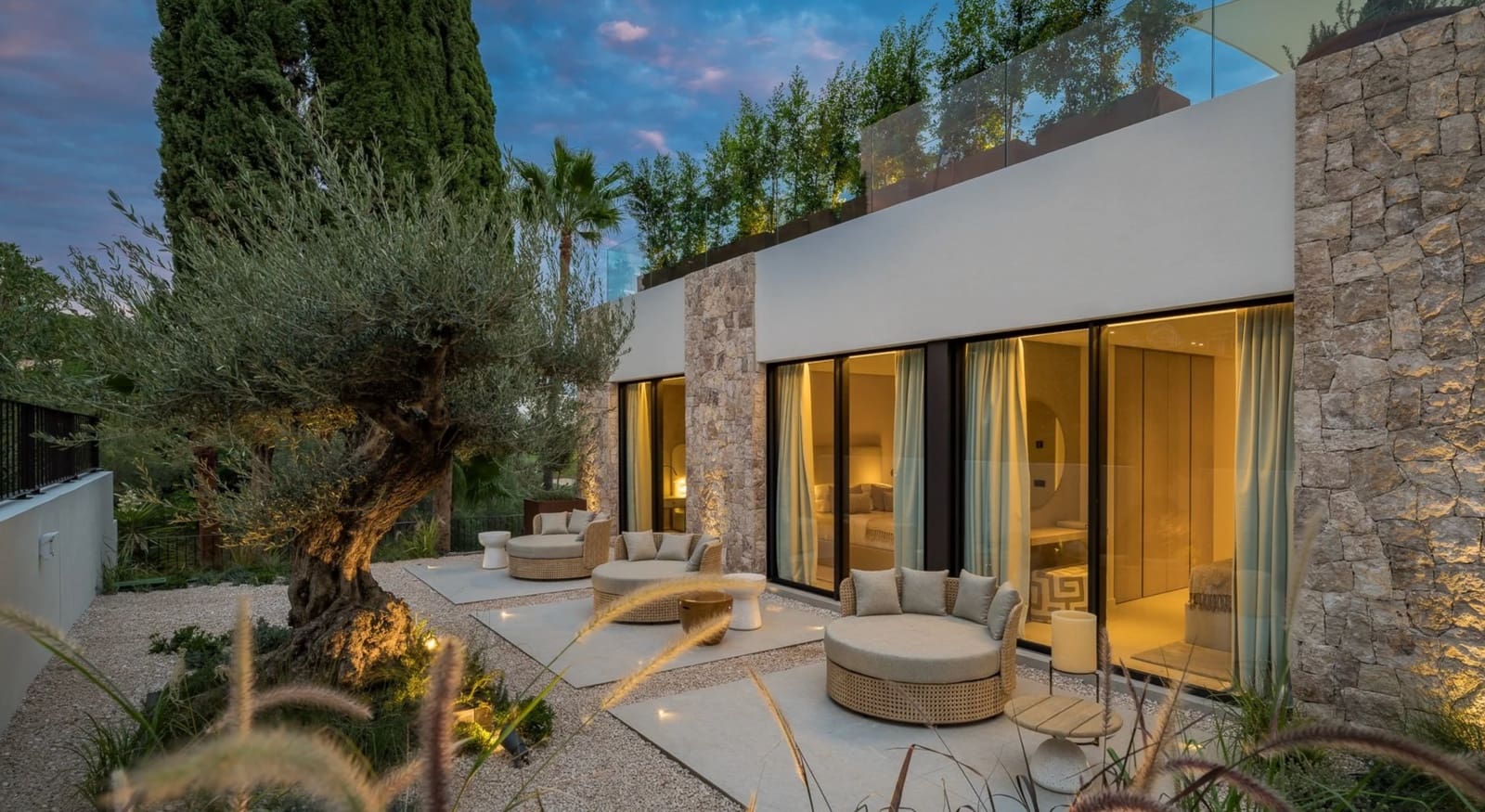 5 slaapkamer Villa te koop in Nueva Andalucia met zwembad garage - € 5.975.000 (Ref: 9647709)