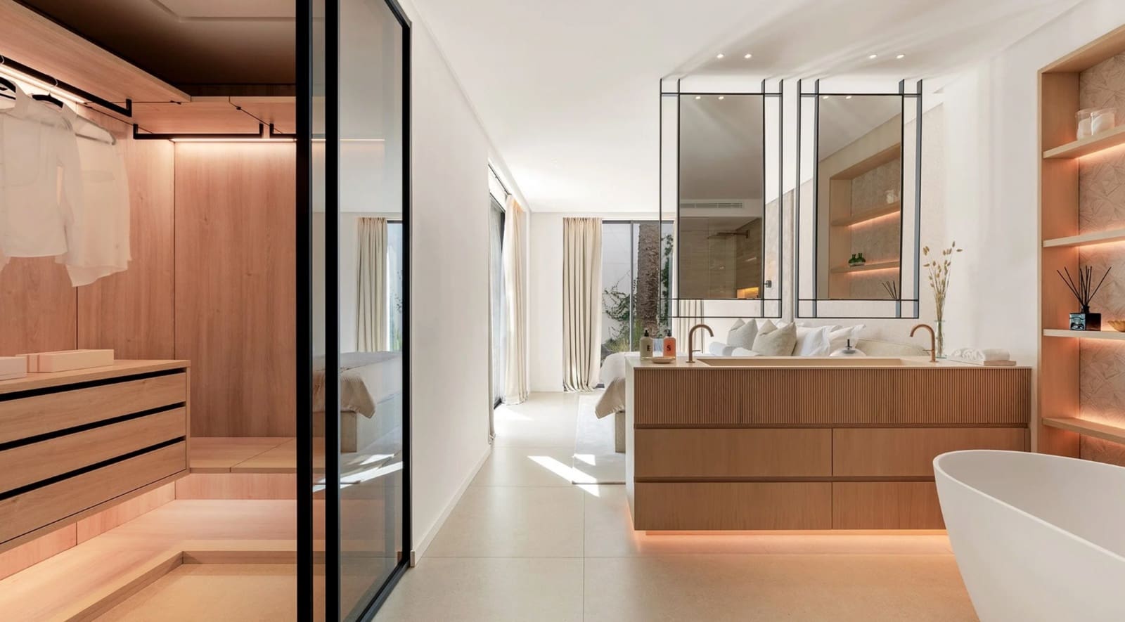 5 slaapkamer Villa te koop in Nueva Andalucia met zwembad garage - € 5.975.000 (Ref: 9647709)