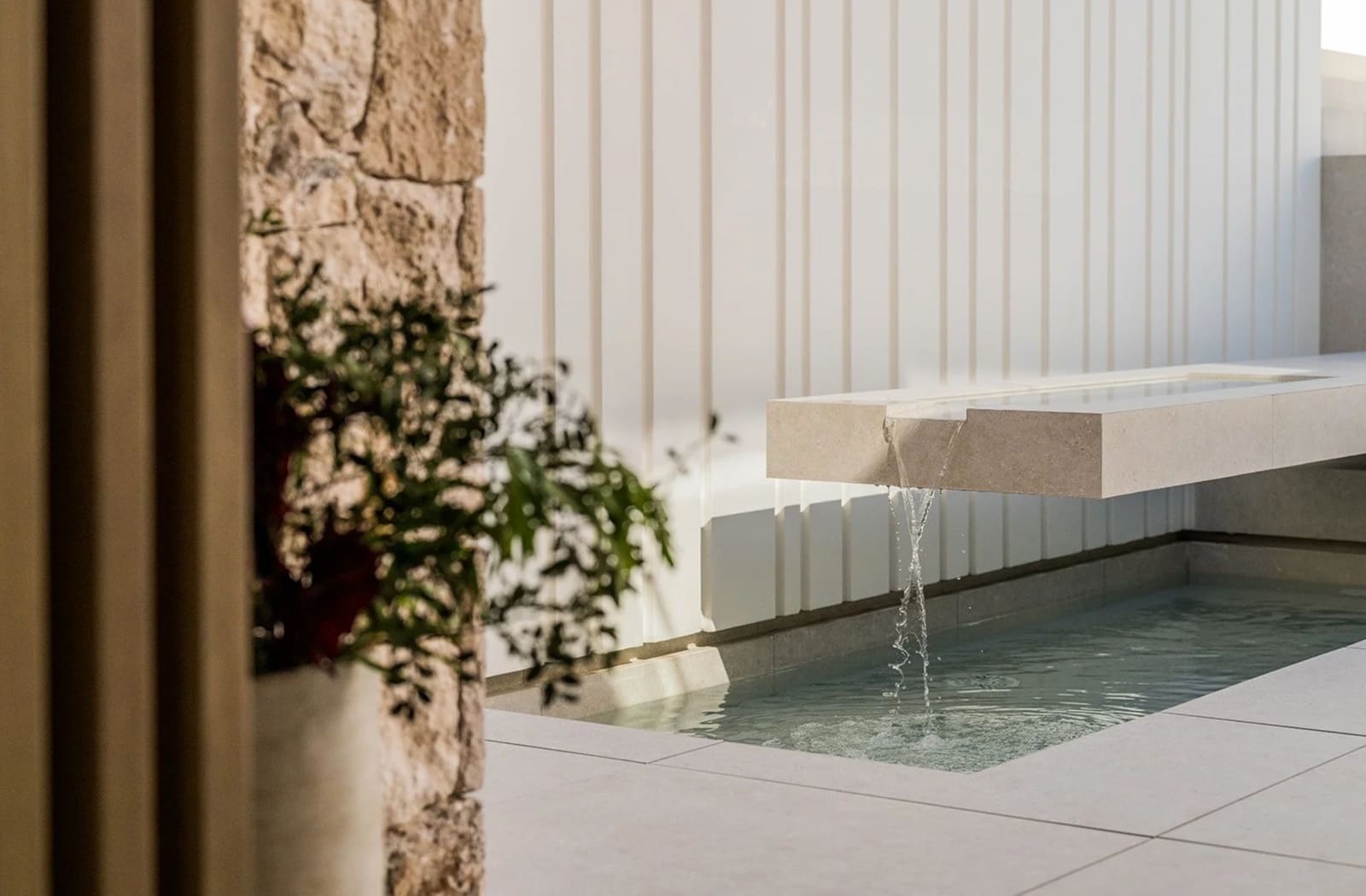 5 slaapkamer Villa te koop in Nueva Andalucia met zwembad garage - € 5.975.000 (Ref: 9647709)