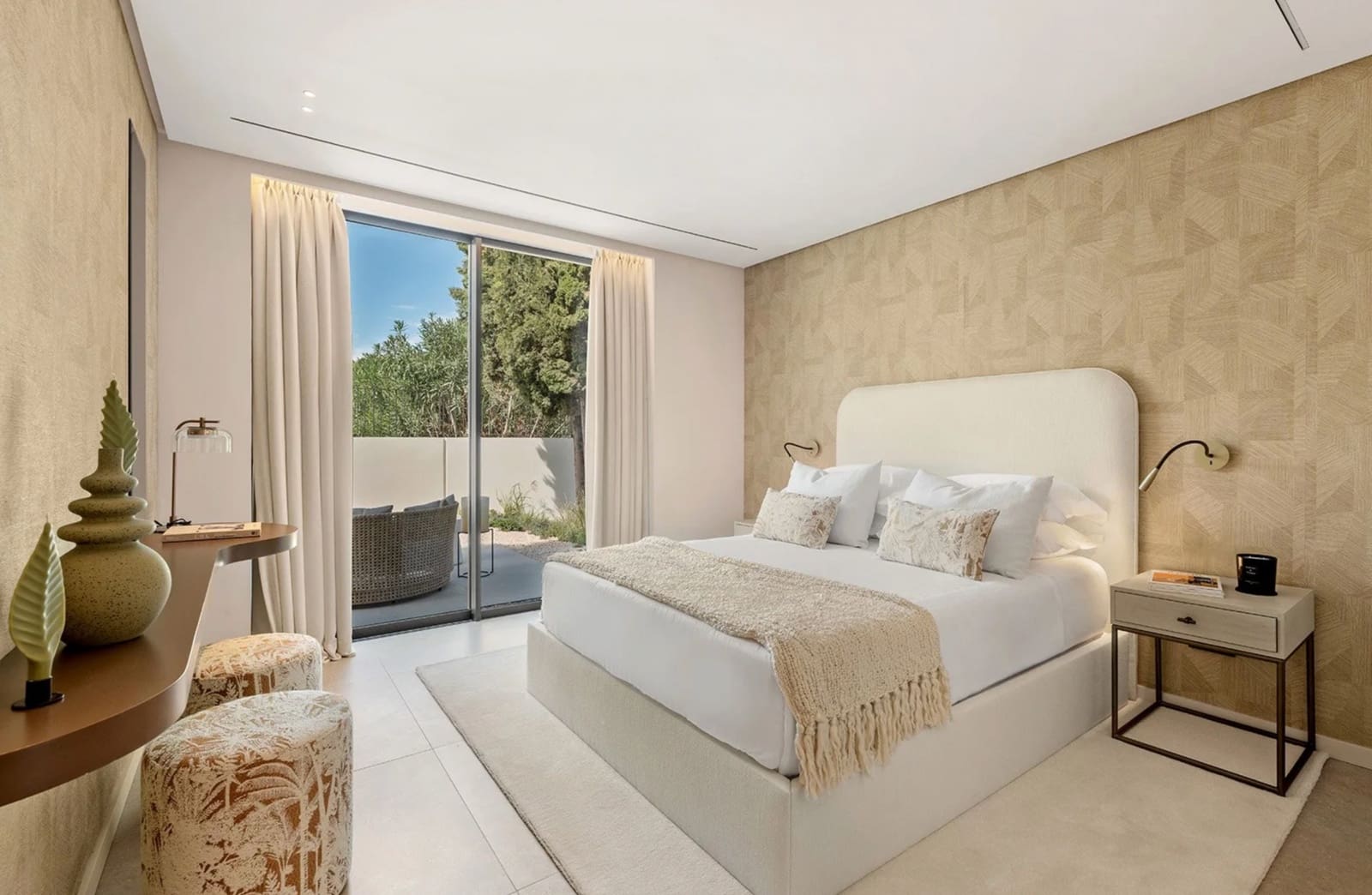 5 slaapkamer Villa te koop in Nueva Andalucia met zwembad garage - € 5.975.000 (Ref: 9647709)