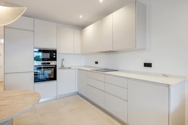 3 bedroom Apartment for sale in Nueva Andalucia, Marbella with pool garage - € 699,000 (Ref: 9669944)