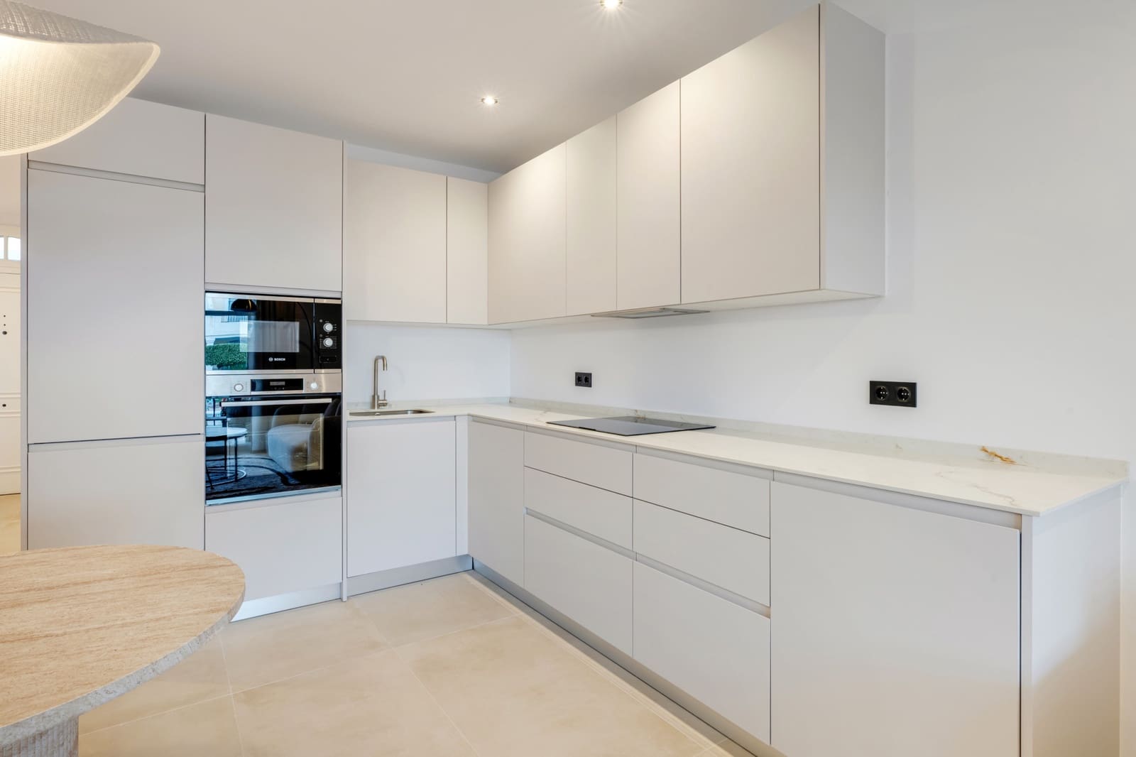 3 chambre Appartement à vendre à Nueva Andalucia avec piscine garage - 639 000 € (Ref: 9669944)