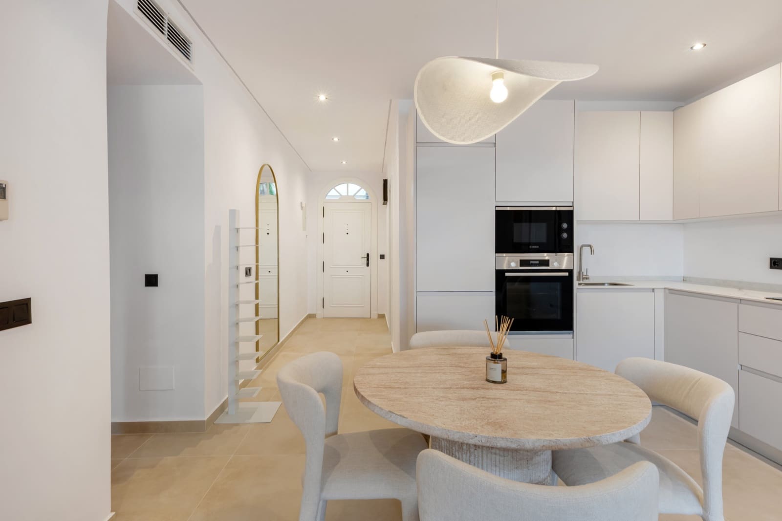 3 chambre Appartement à vendre à Nueva Andalucia avec piscine garage - 639 000 € (Ref: 9669944)