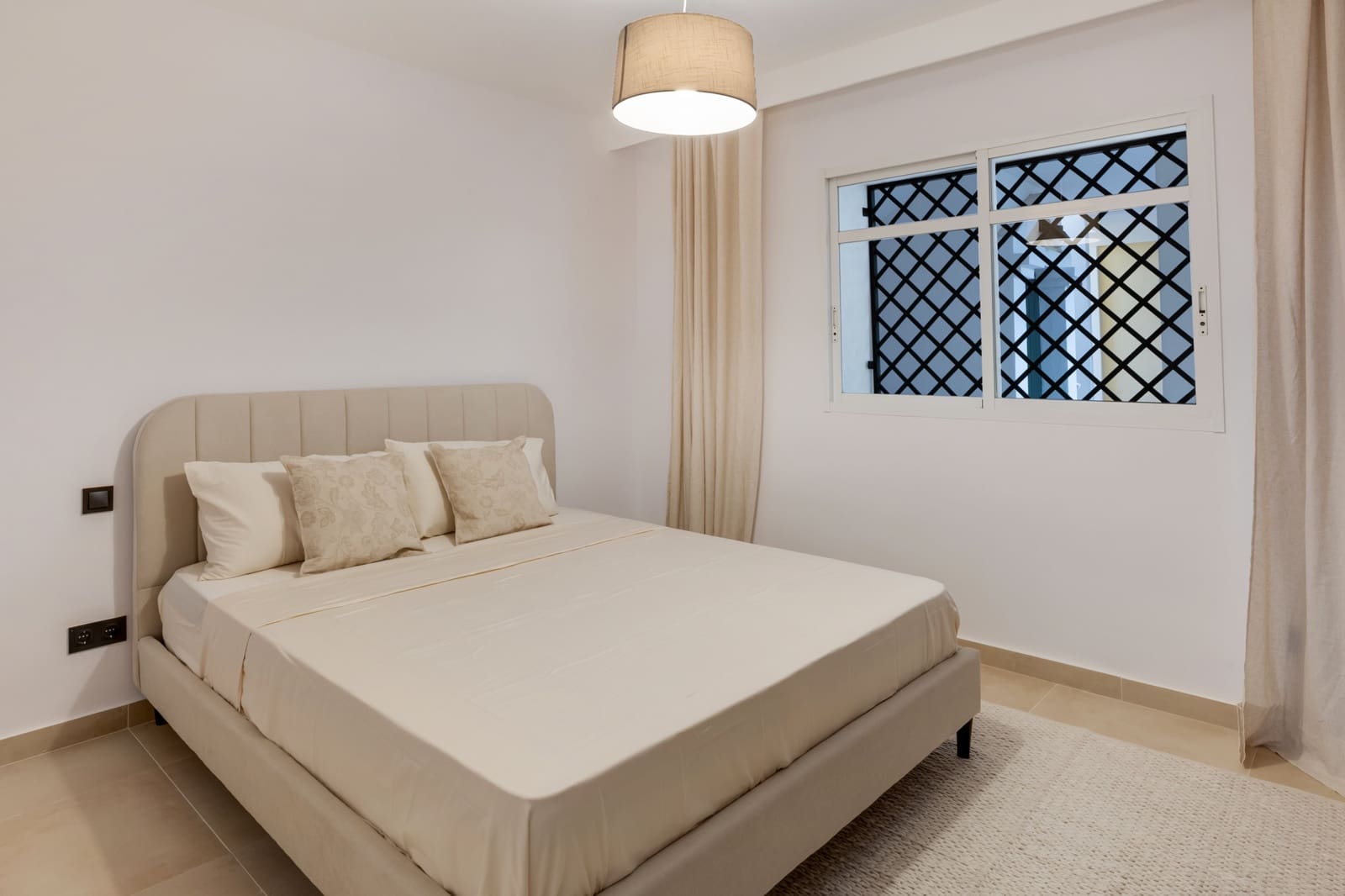 3 chambre Appartement à vendre à Nueva Andalucia avec piscine garage - 639 000 € (Ref: 9669944)