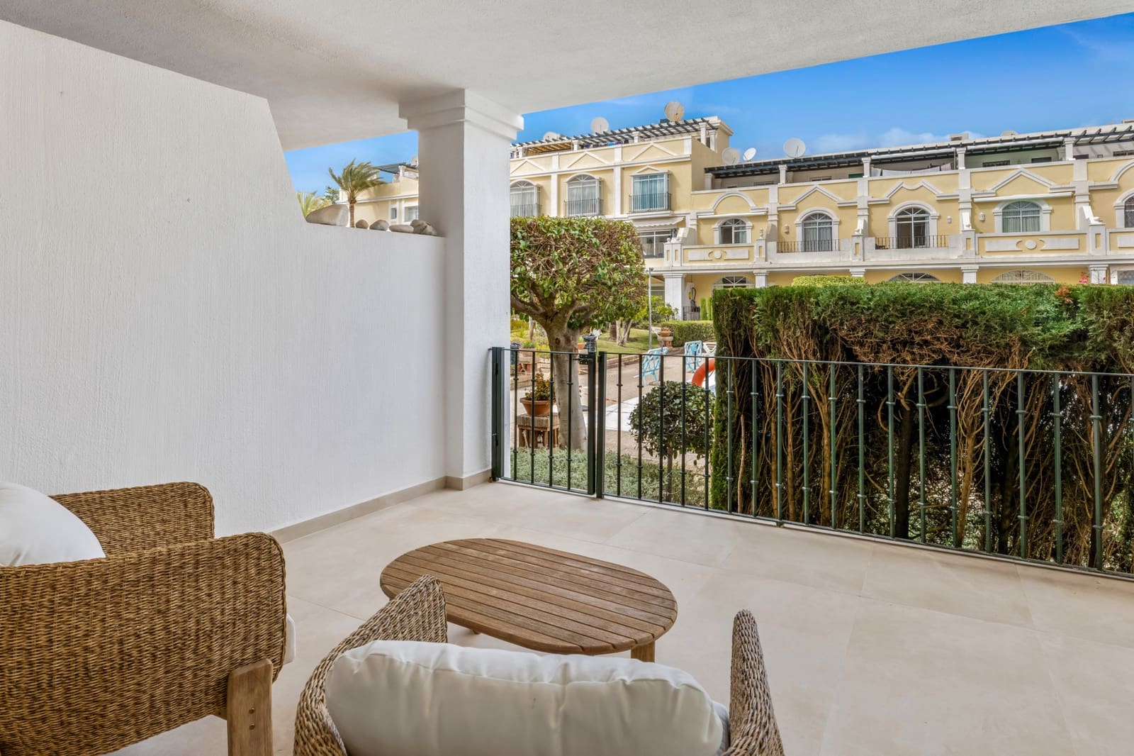 3 chambre Appartement à vendre à Nueva Andalucia avec piscine garage - 639 000 € (Ref: 9669944)