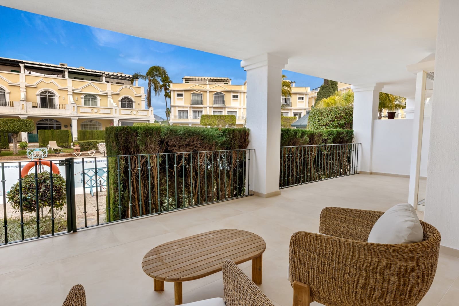 3 chambre Appartement à vendre à Nueva Andalucia avec piscine garage - 639 000 € (Ref: 9669944)