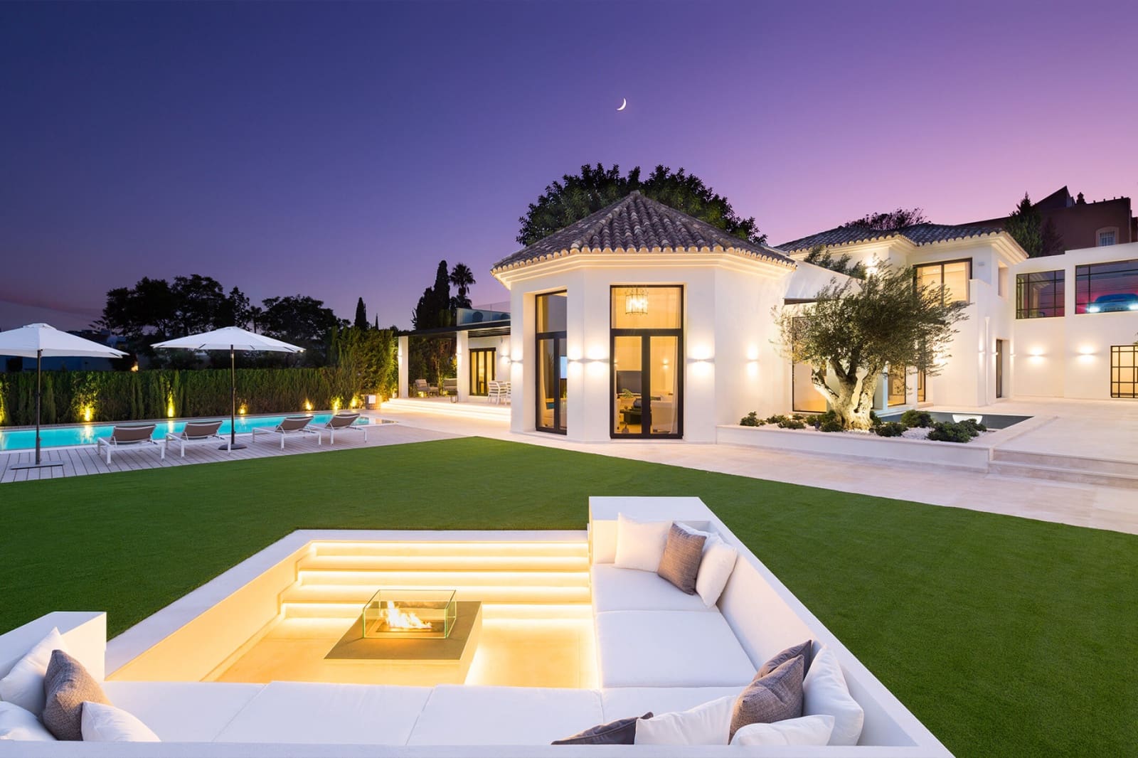 5 chambre Villa/Maison à vendre à Nueva Andalucia avec piscine garage - 4 495 000 € (Ref: 9673827)