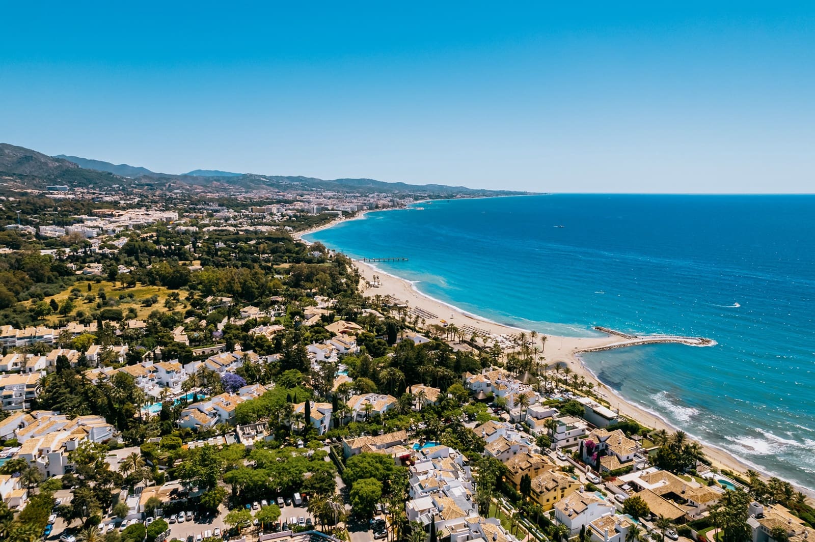2 sovrum Lägenhet till salu i Estepona med pool garage - 469 000 € (Ref: 9686007)
