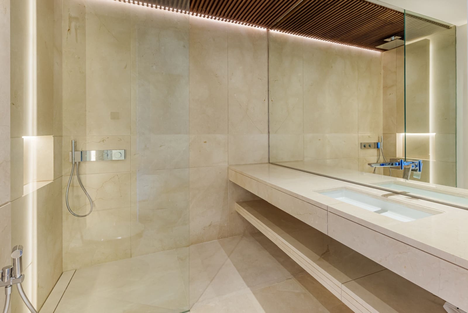 8 makuuhuone Huvila myytävänä paikassa Benahavis mukana uima-altaan 
autotalli - 18 650 000 € (Ref: 9714506)