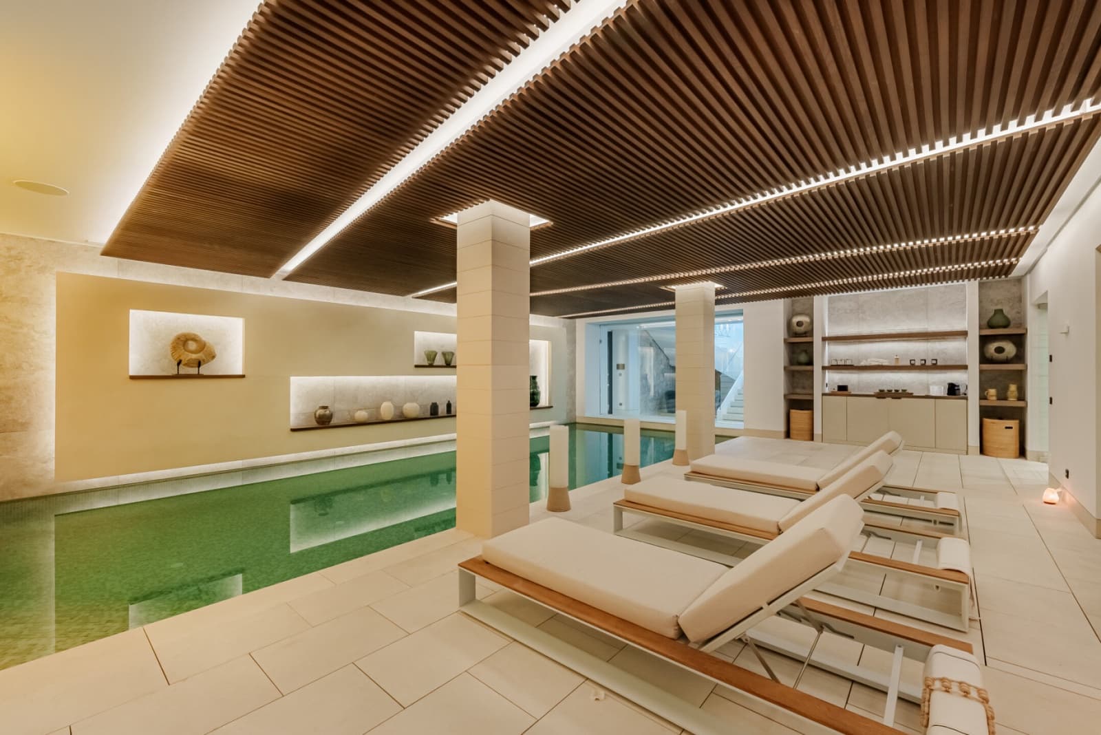 8 Zimmer Villa zu verkaufen in Benahavis mit Pool Garage - 18.650.000 € (Ref: 9714506)