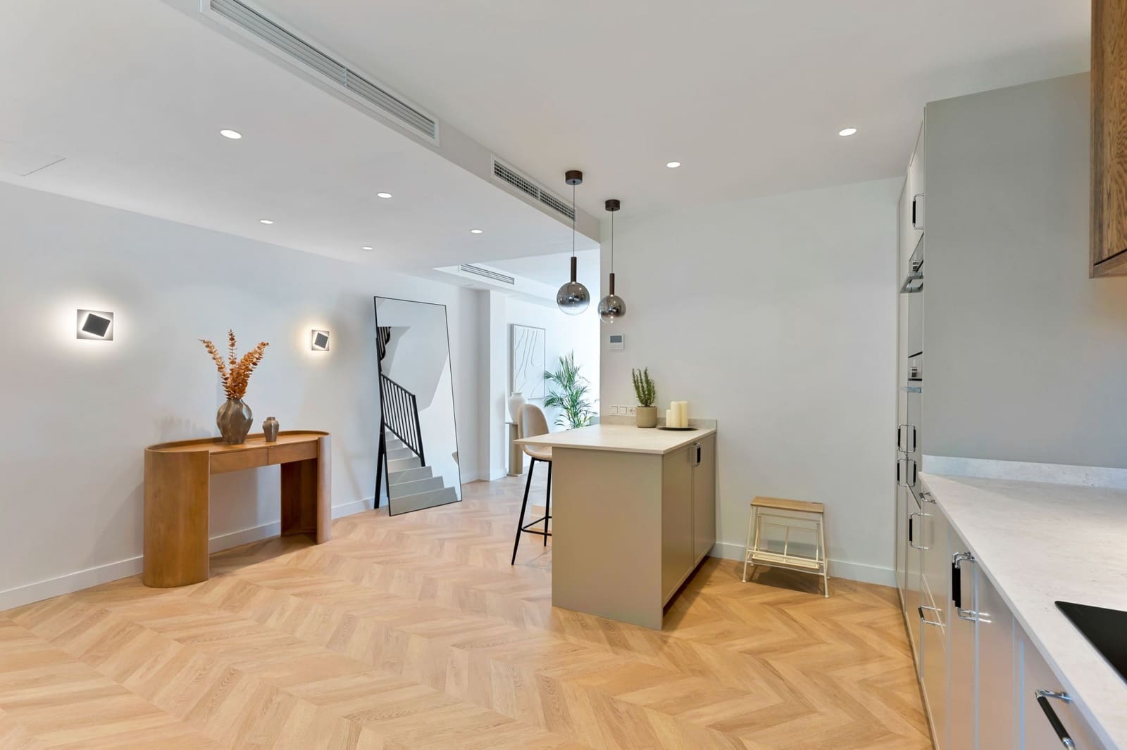 4 soveværelse Byhus til salg i Marbella med swimmingpool - € 1.099.000 (Ref: 9755331)