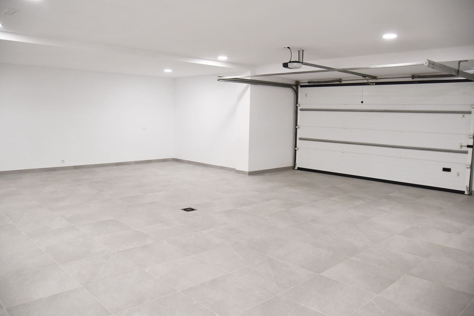 6 makuuhuone Huvila myytävänä paikassa Marbella mukana uima-altaan 
autotalli - 6 400 000 € (Ref: 9755335)