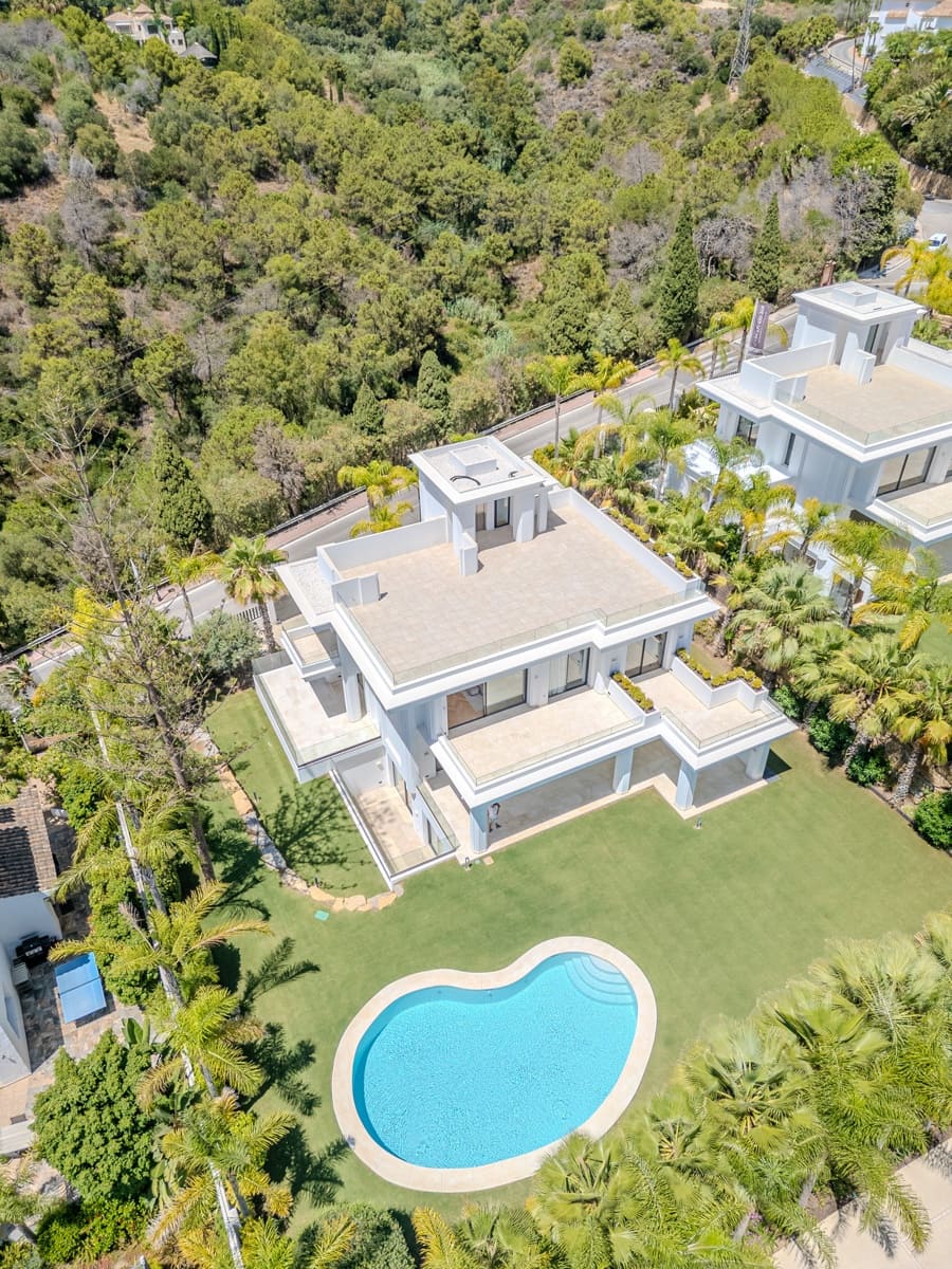 6 makuuhuone Huvila myytävänä paikassa Marbella mukana uima-altaan 
autotalli - 6 400 000 € (Ref: 9755335)