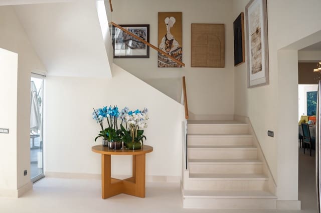 6 soverom Villa til salgs i Guadalmina Alta, Marbella med svømmebasseng garasje - € 5 900 000 (Ref: 9755336)