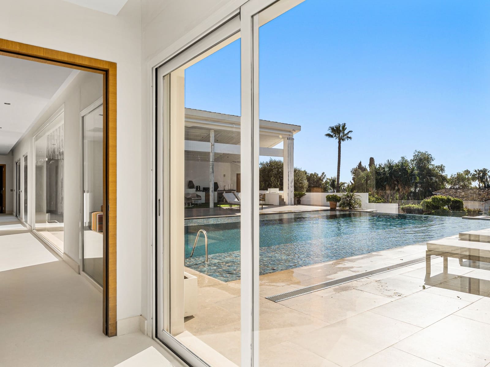 6 soverom Villa til salgs i Guadalmina med svømmebasseng garasje - € 5 900 000 (Ref: 9755336)