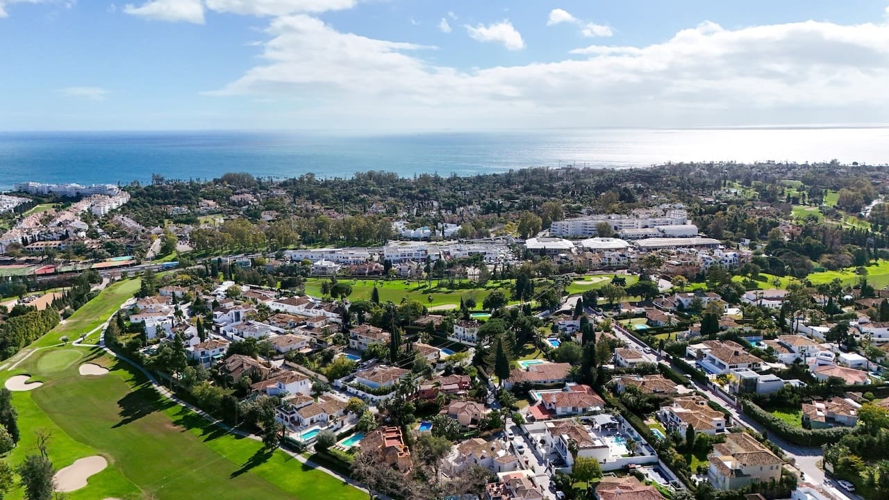 6 soverom Villa til salgs i Guadalmina med svømmebasseng garasje - € 5 900 000 (Ref: 9755336)