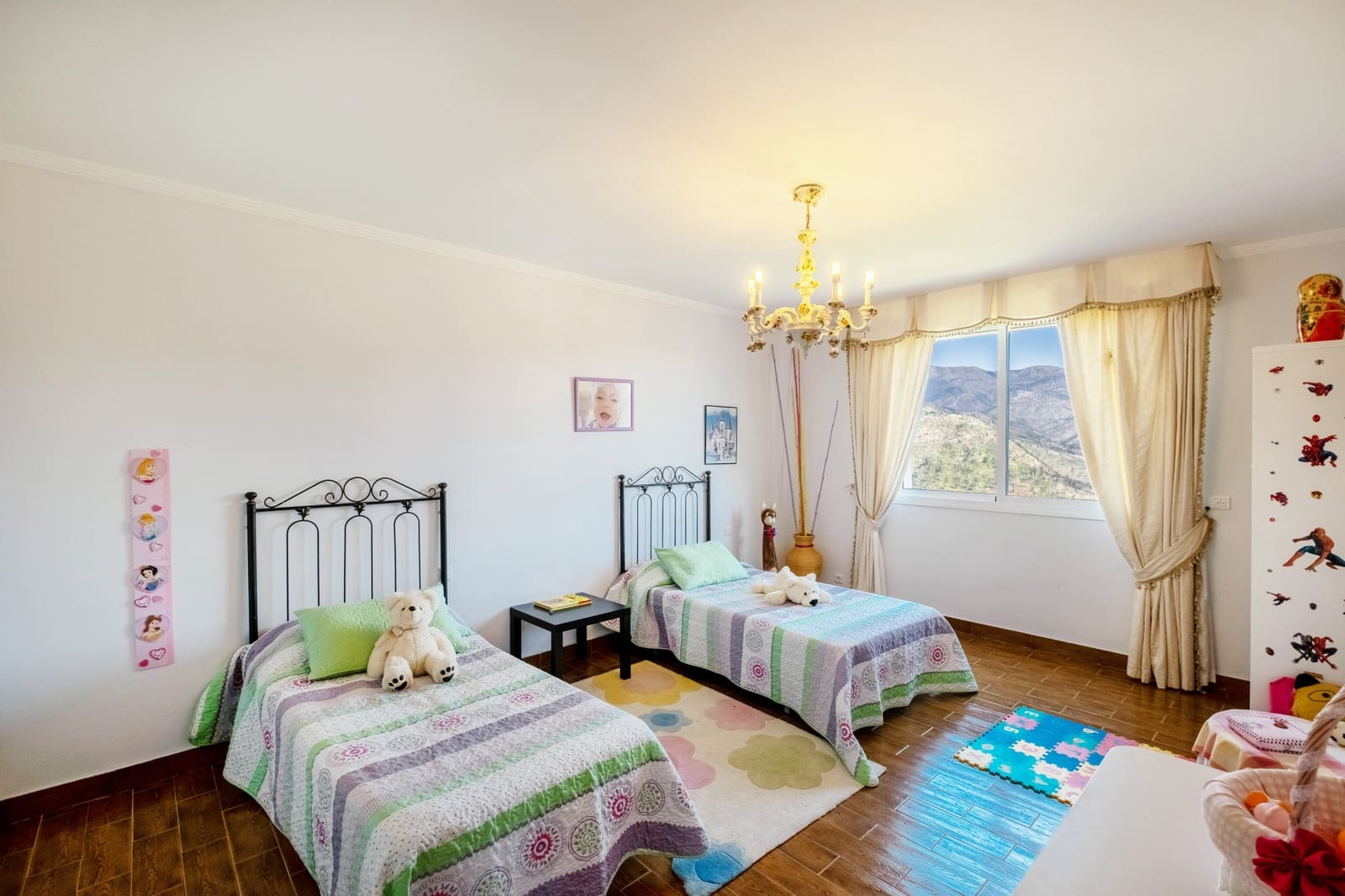 7 sovrum Finca/Hus på landet till salu i Estepona med pool garage - 2 300 000 € (Ref: 9755338)