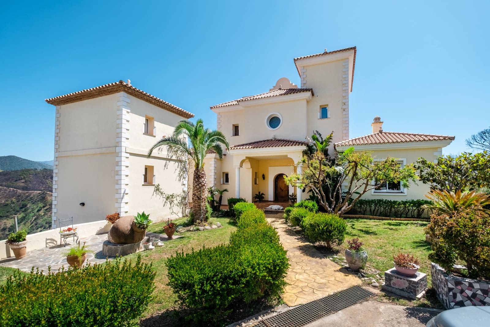 7 sovrum Finca/Hus på landet till salu i Estepona med pool garage - 2 300 000 € (Ref: 9755338)