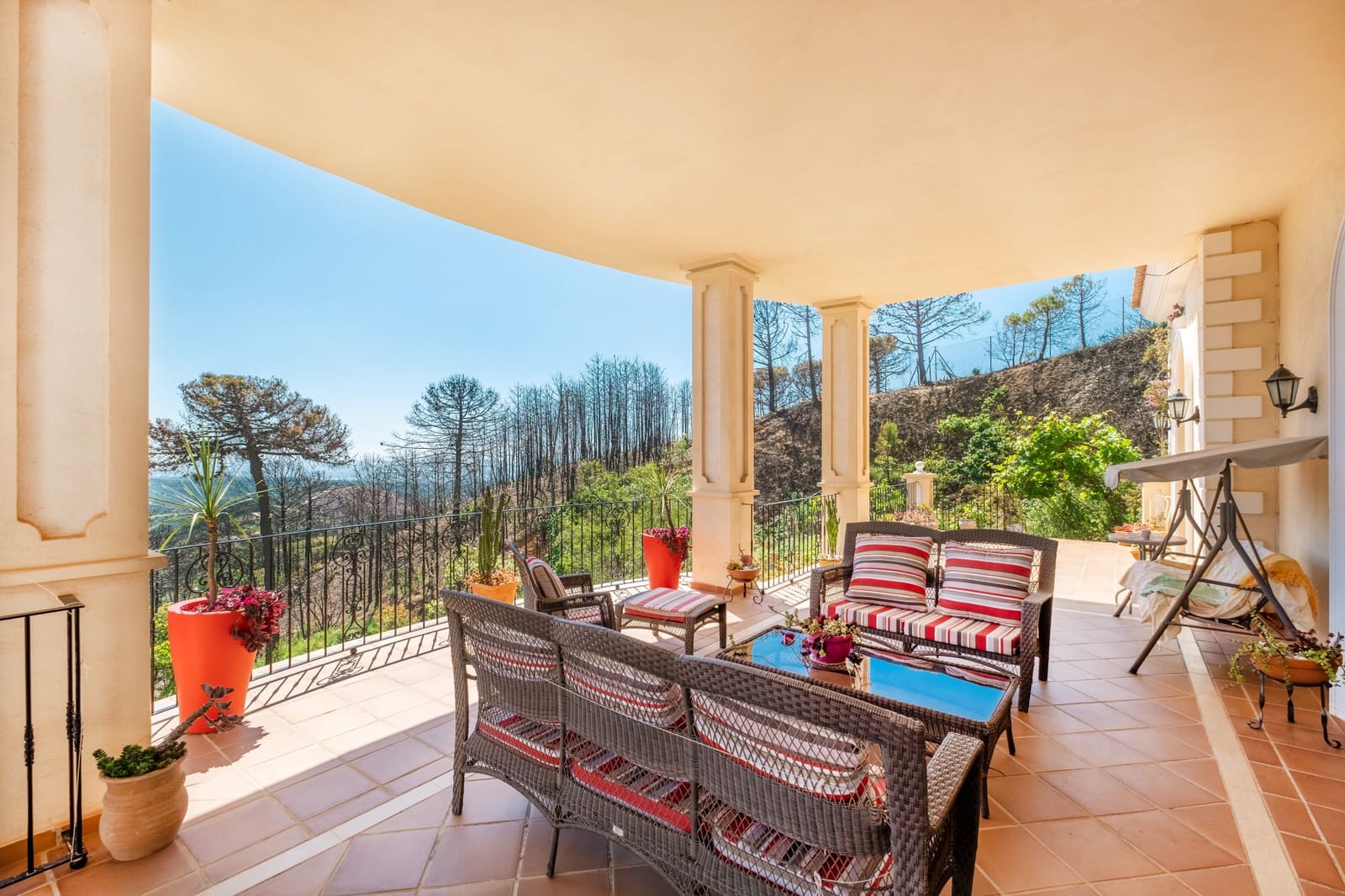 7 sovrum Finca/Hus på landet till salu i Estepona med pool garage - 2 300 000 € (Ref: 9755338)