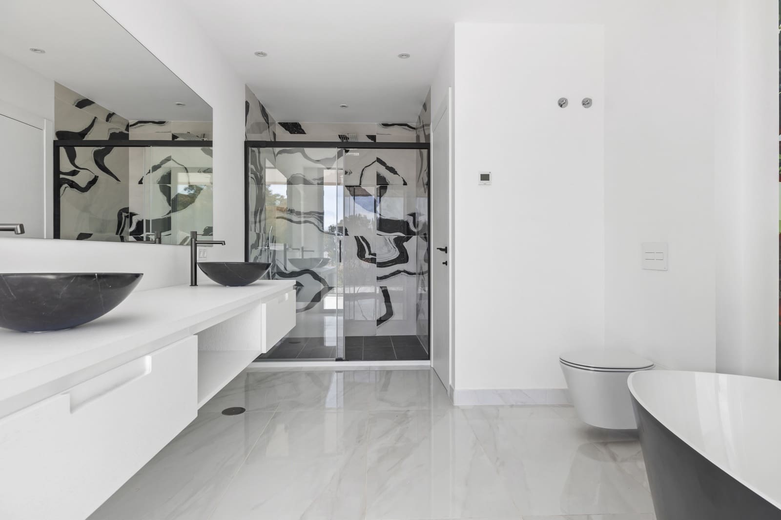 5 makuuhuone Huvila myytävänä paikassa San Pedro de Alcantara mukana uima-altaan 
autotalli - 2 950 000 € (Ref: 9755339)