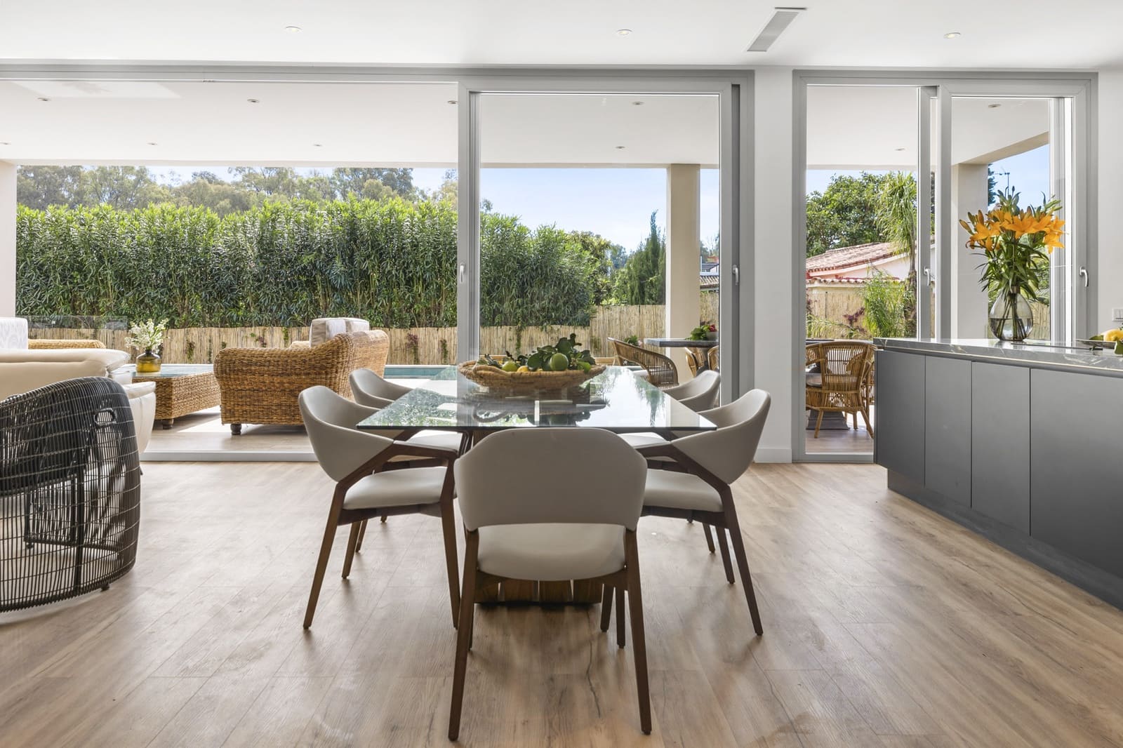 5 makuuhuone Huvila myytävänä paikassa San Pedro de Alcantara mukana uima-altaan 
autotalli - 2 950 000 € (Ref: 9755339)