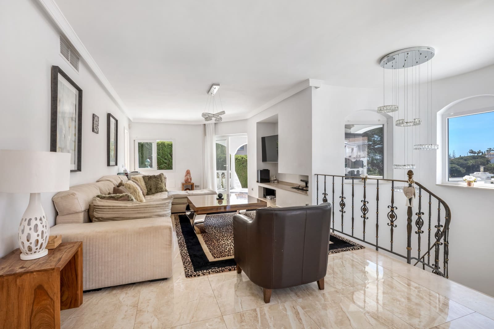 5 Zimmer Villa zu verkaufen in Marbella mit Pool Garage - 1.795.000 € (Ref: 9758527)