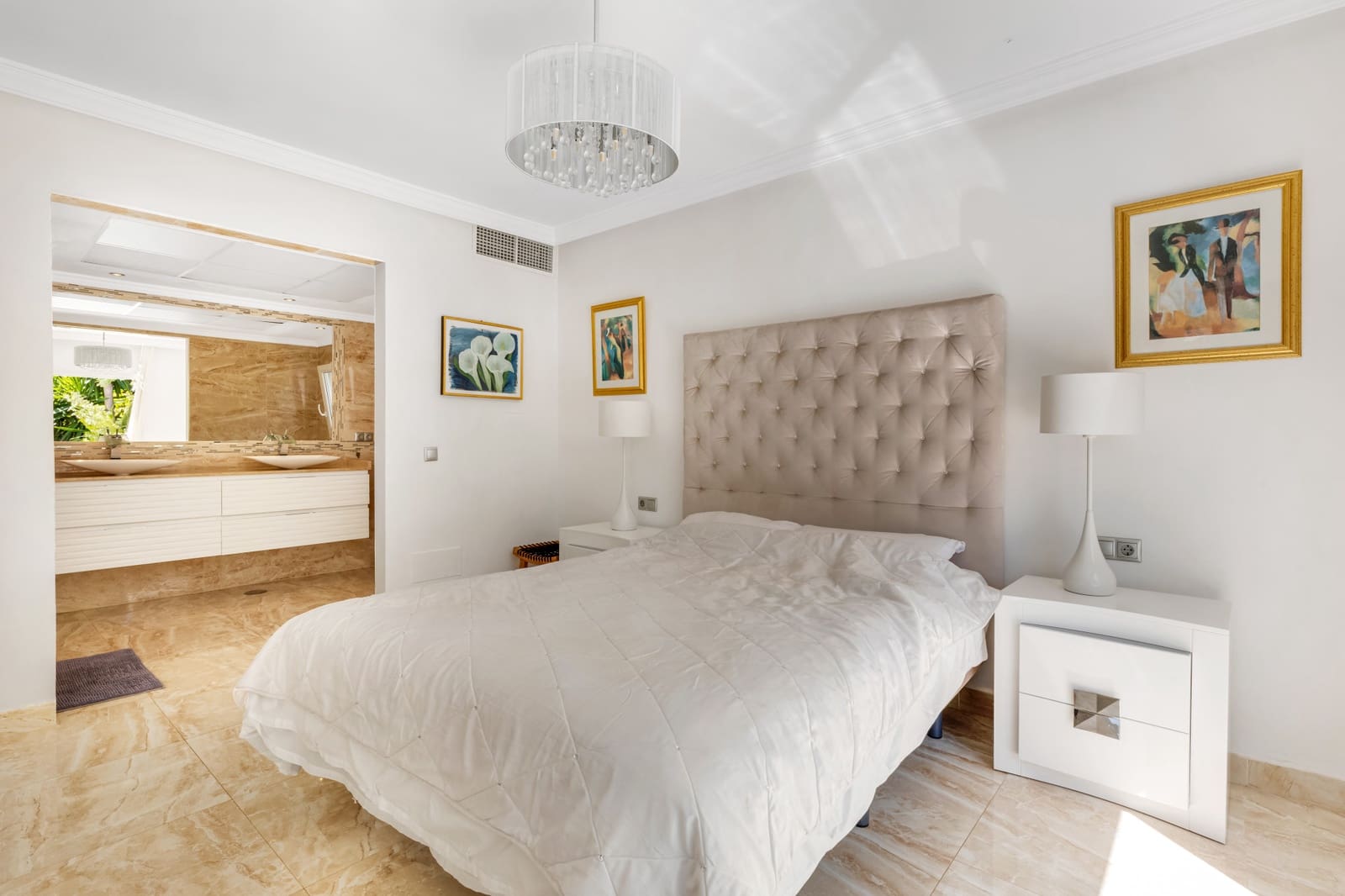 5 Zimmer Villa zu verkaufen in Marbella mit Pool Garage - 1.795.000 € (Ref: 9758527)