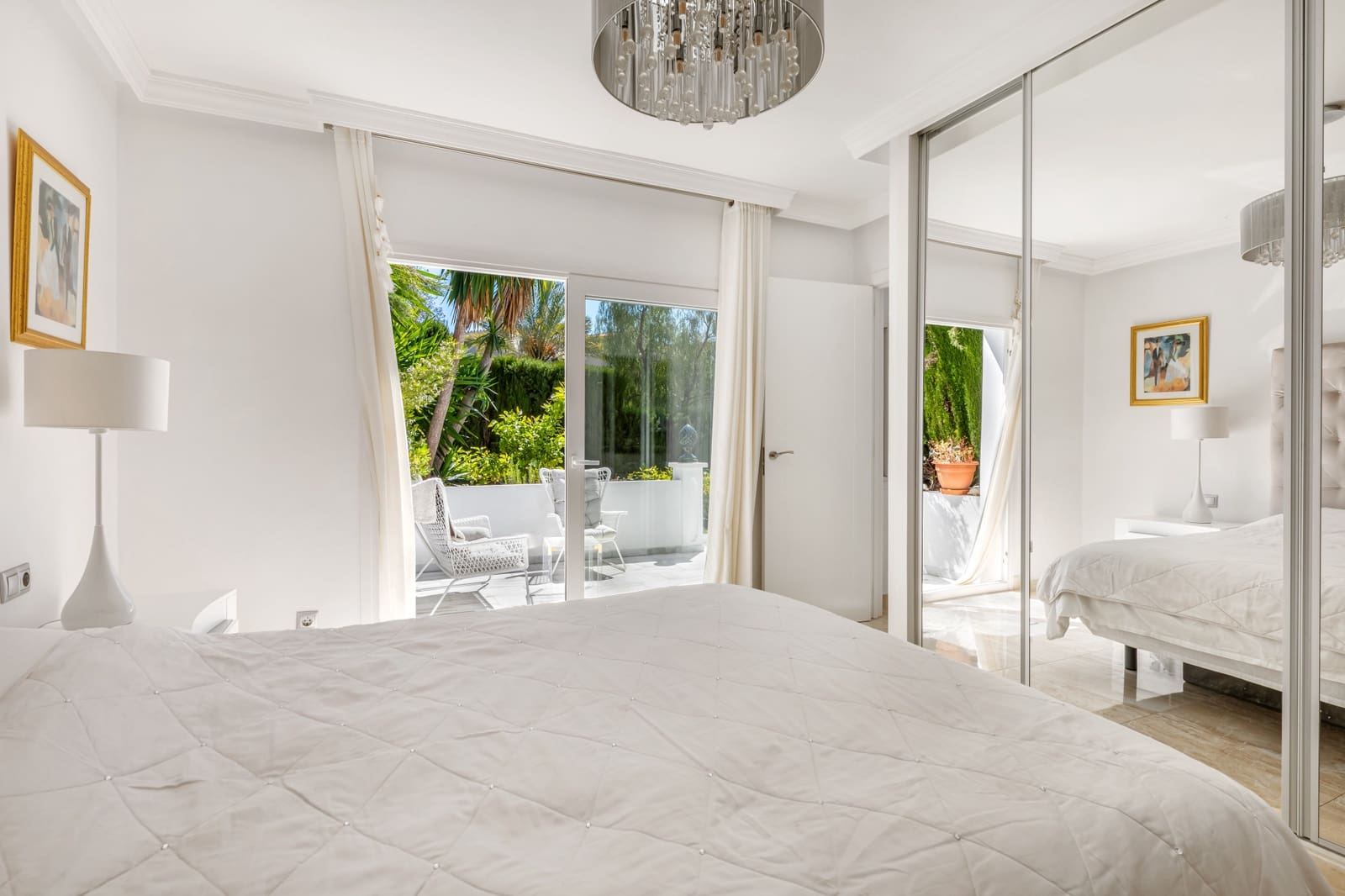 5 Zimmer Villa zu verkaufen in Marbella mit Pool Garage - 1.795.000 € (Ref: 9758527)