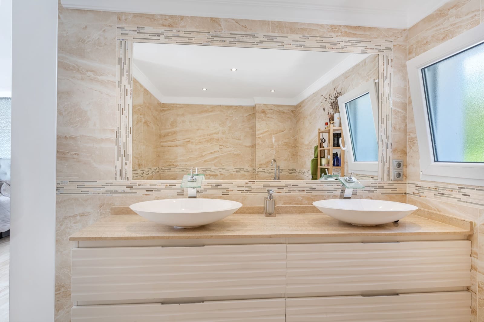 5 Zimmer Villa zu verkaufen in Marbella mit Pool Garage - 1.795.000 € (Ref: 9758527)