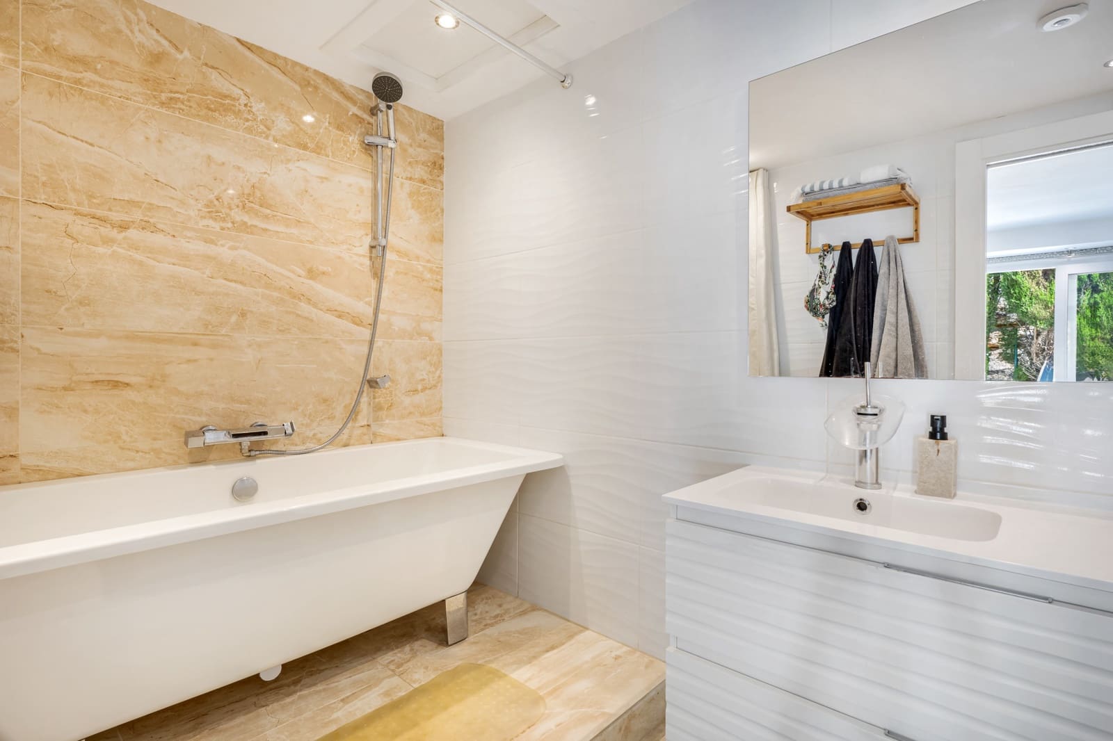 5 Zimmer Villa zu verkaufen in Marbella mit Pool Garage - 1.795.000 € (Ref: 9758527)