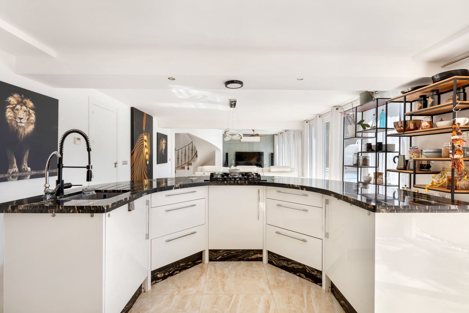 5 Zimmer Villa zu verkaufen in Marbella mit Pool Garage - 1.795.000 € (Ref: 9758527)