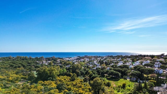 5 Zimmer Villa zu verkaufen in Marbella mit Pool Garage - 1.795.000 € (Ref: 9758527)