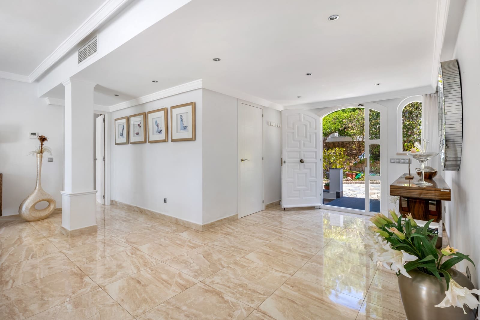 5 Zimmer Villa zu verkaufen in Marbella mit Pool Garage - 1.795.000 € (Ref: 9758527)